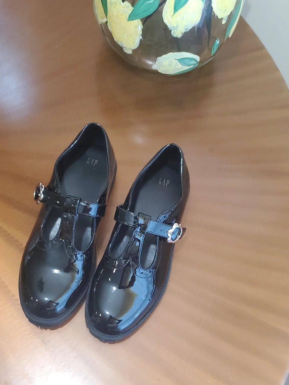 GAP Kids  T .Trap Loafers   With a Floral Buckle Very Cute